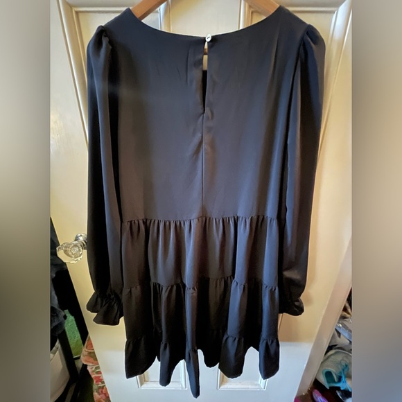 She + Sky Black Scoop Neck Long Sleeve Tiered Shift Dress Size M - Picture 7 of 7